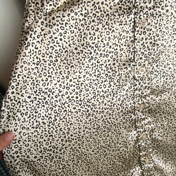 Japna Size L Silky Button Down Blouse Top Leopard Animal Print Neutral Mobwife - Picture 5 of 5